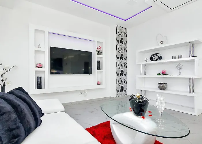 Penthouse Lush Apartment