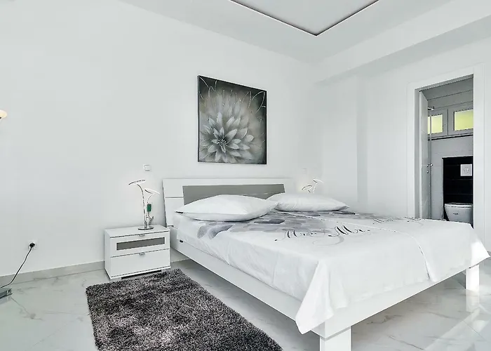 Apartment Penthouse Lush