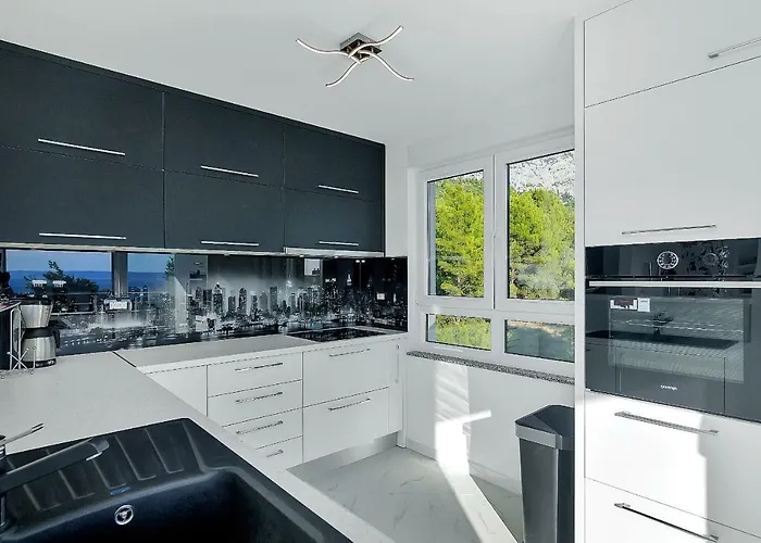 Penthouse Lush Apartment *