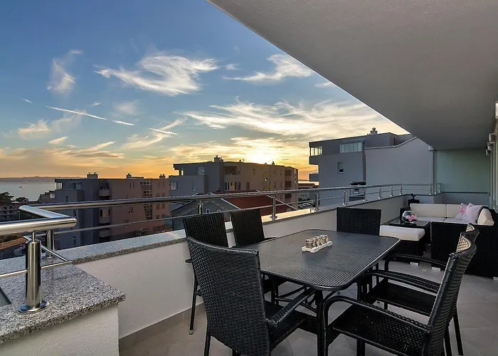 Penthouse Lush Makarska