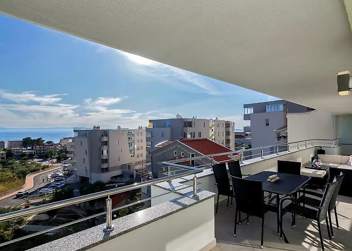 Penthouse Lush Makarska