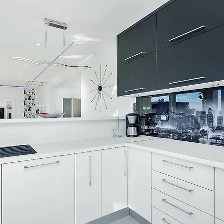 Apartment Penthouse Lush