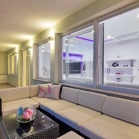 Apartment Penthouse Lush *